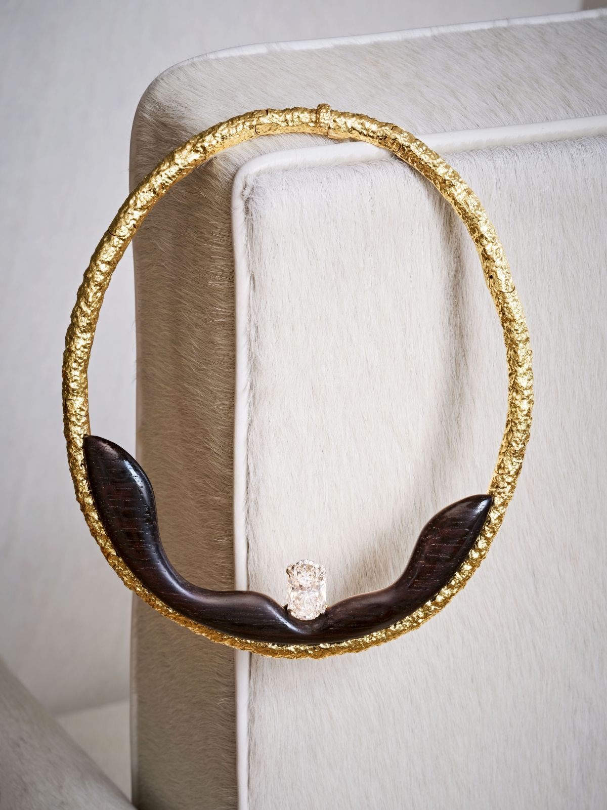 Collectible Gold Jeweled Ring main image 1
