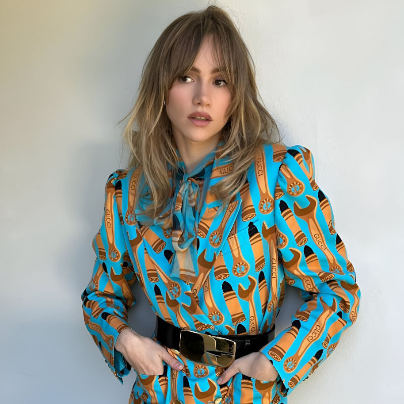 Things to Know About Suki Waterhouse: Friendship with Taylor Swift, Net Worth and More