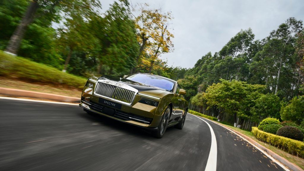 Test Driving the Electric Rolls-Royce Spectre: How We Roll
