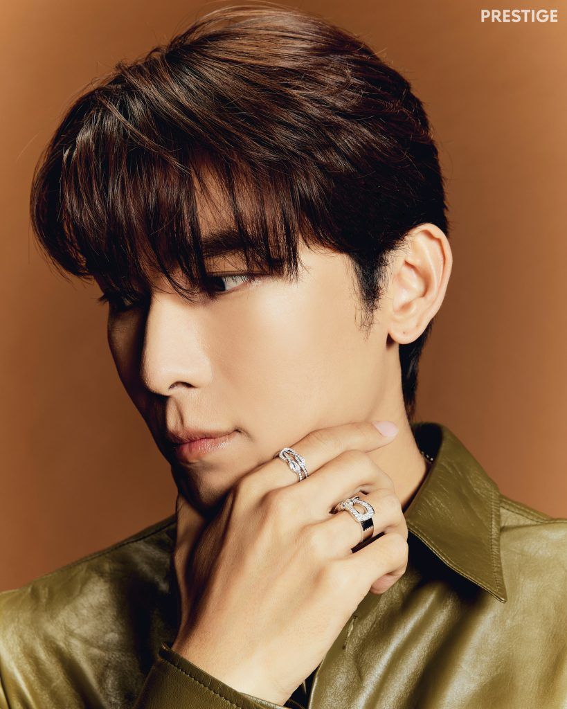 Mew Suppasit Jongcheveevat: Shooting Star