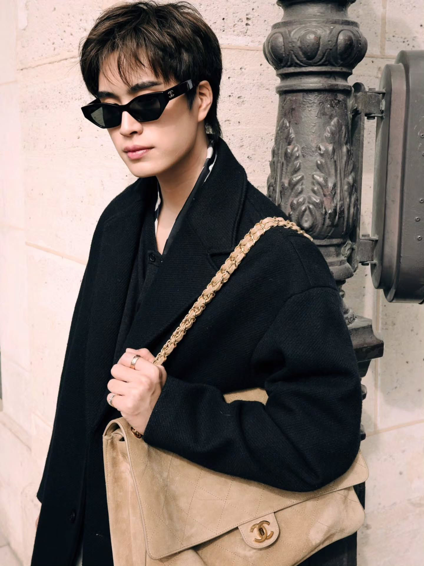 men-in-chanel-a-guide-to-wearing-the-luxury-brand-in-2026