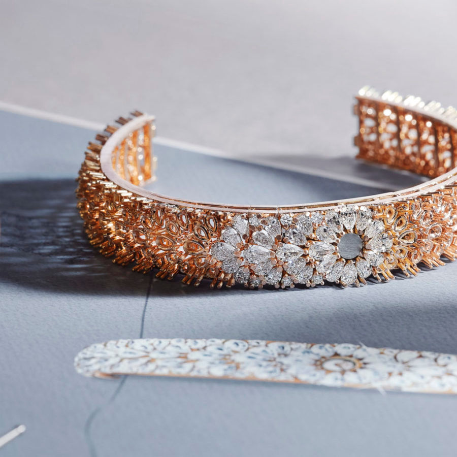 Bracelet manchette or et diamants  Gold and diamond cuff bracelet