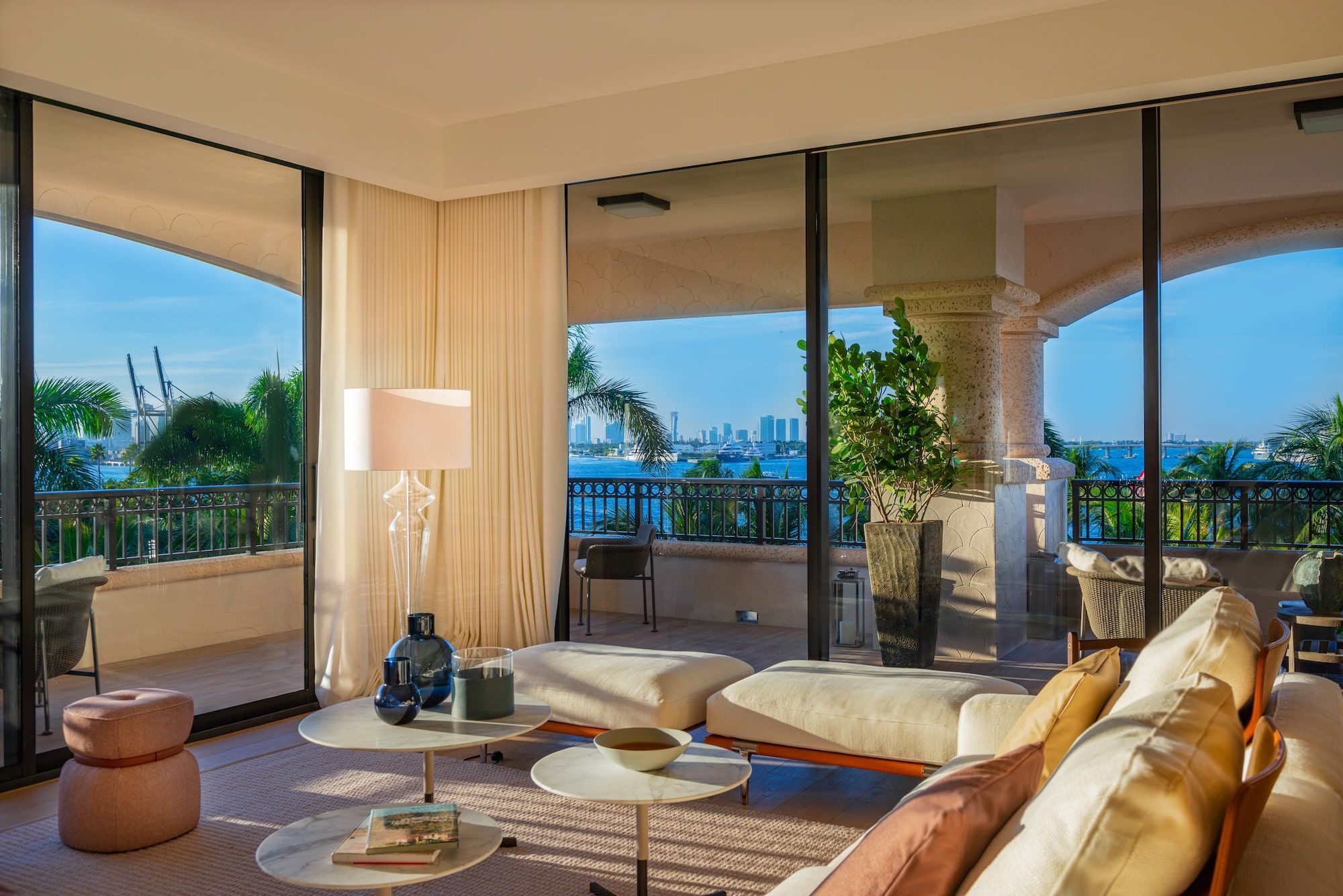Poltrona Frau brings its inimitable brand of style and bespoke customisation to the interiors of Palazzo Della Luna