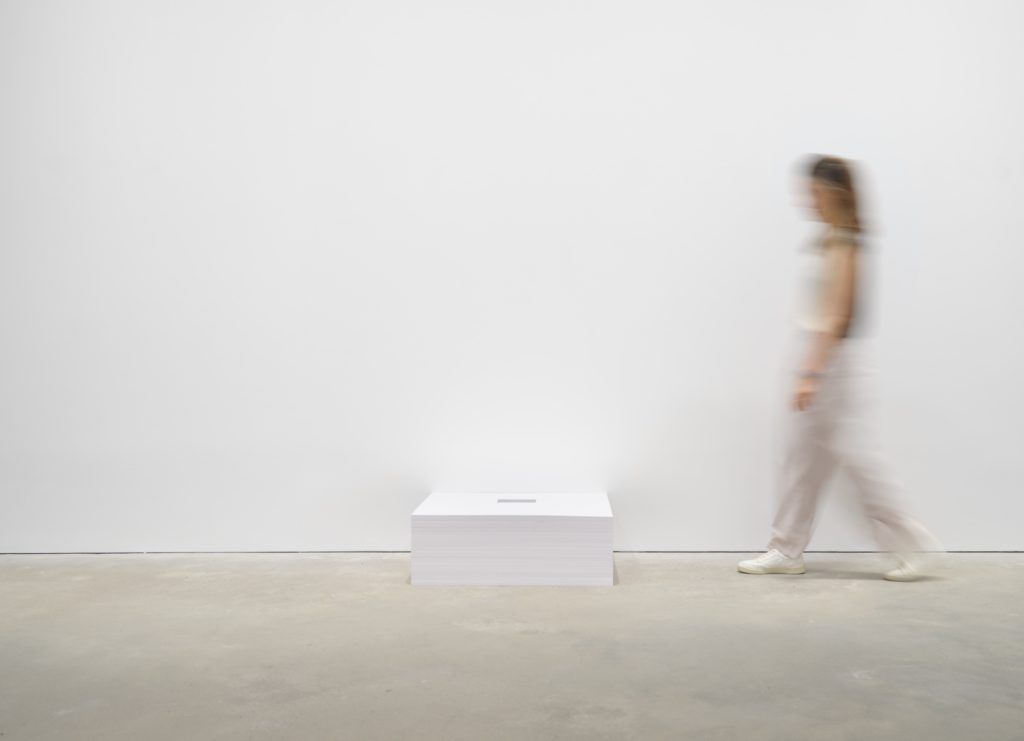 Felix Gonzalez-Torres: Minimalist art, maximum emotions