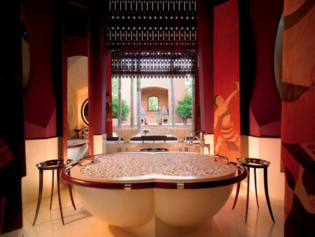 15 Most Beautiful Hotel Bathrooms in the World