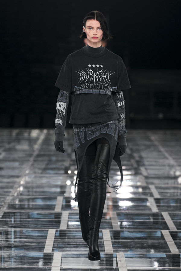 Givenchy balances monumental and easeful in its Fall/Winter 2022 Collection