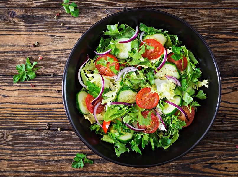 8 healthy and refreshing salads you can make at home