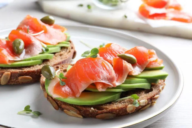 8 healthy breakfast meals under 300 calories