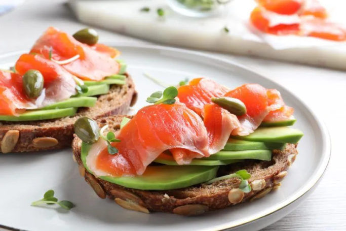 8 healthy breakfast meals under 300 calories