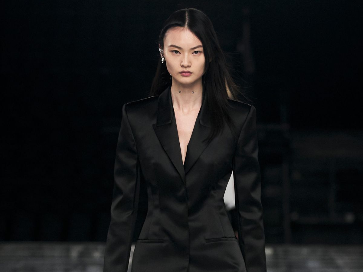 hero-givenchy-scaled.jpg?tr=w- 
