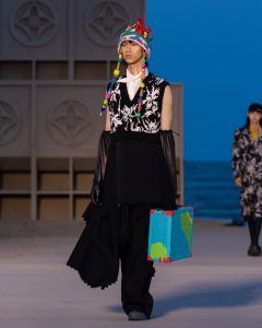 Louis Vuitton men's SS23, el desfile del spin off en Aranya (China)