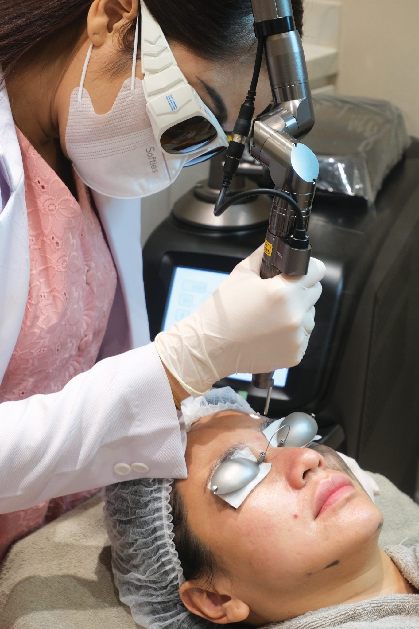 Hollywood Spectra Peel Laser by Youth & Beauty Clinic Investment for