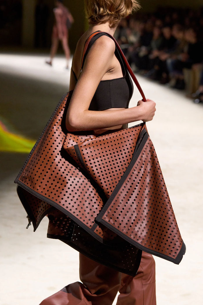 The bigger the better: Attention-catching bags for the rest of the