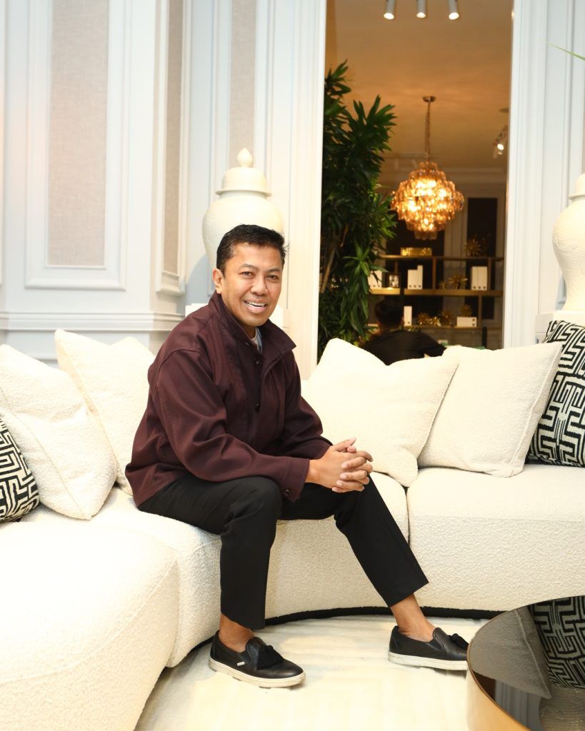A cosy afternoon with Eichholtz and Agam Riadi