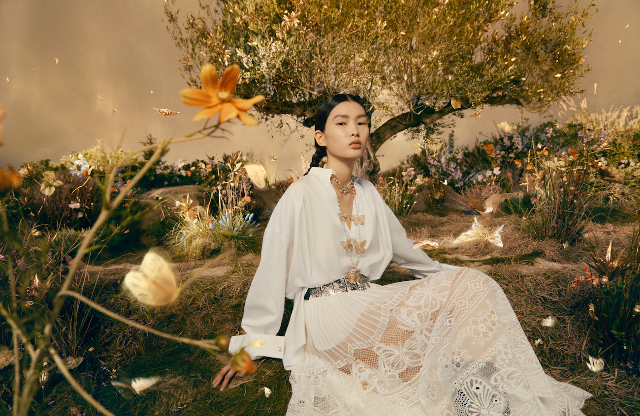 Dior unveils a magnificent white-and-gold Christmas collection