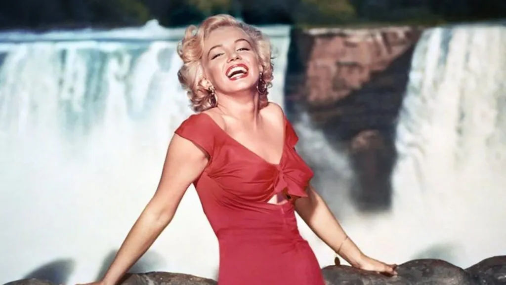 Marilyn Monroe Exhibition Comes To Hong Kong Ahead Of Auction
