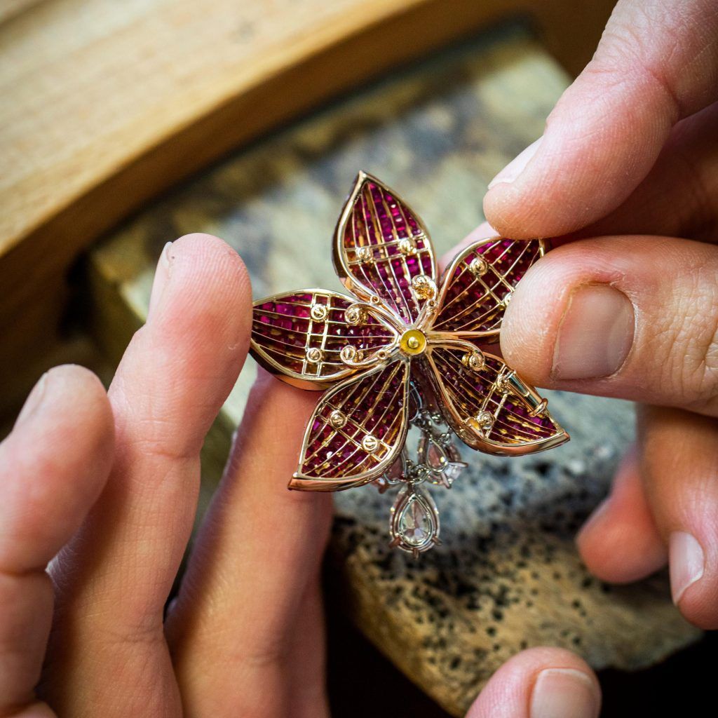 The story behind Van Cleef & Arpels’ groundbreaking Mystery set technique