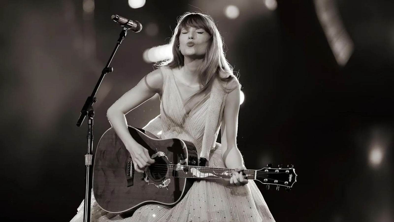 Easter eggs Taylor Swift has dropped about TTPD in the Eras tour