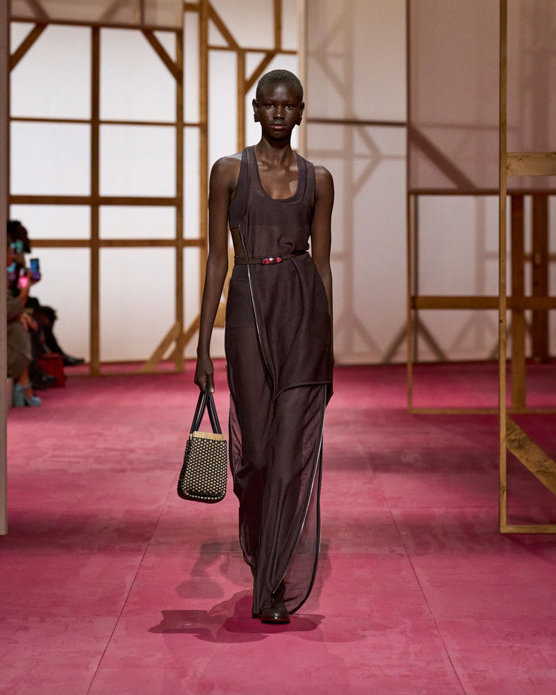HERMES_WRTW_SS25_Runway_Filipp