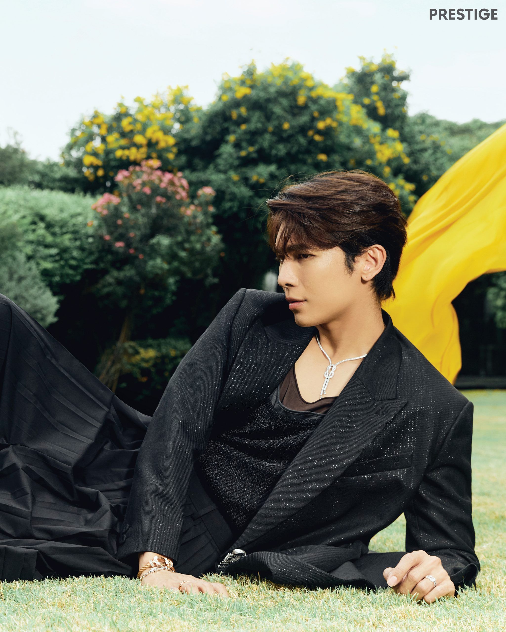 ベッキー mew suppasit season&#39;s greetings等 Mew Suppasit Jongcheveevat: Shooting Star | Prestige Online