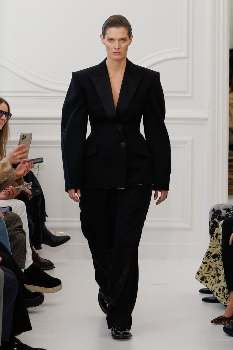 Sarah Burton unveils a couture-inspired collection for Givenchy Fall/Winter  2025