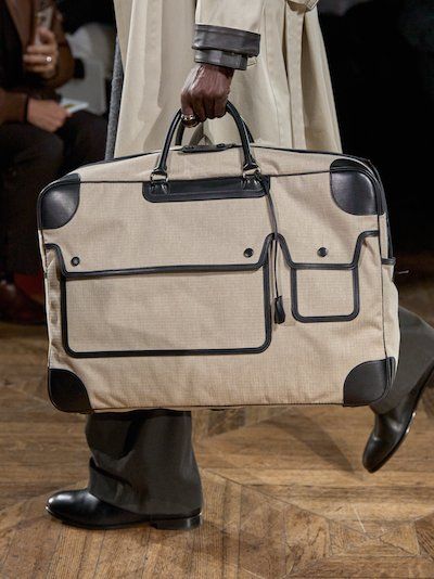 ARNYSバッグ　charvet HERMES hender scheme It finally has a name. 👀 Hermès' quietly debuted bag that blends