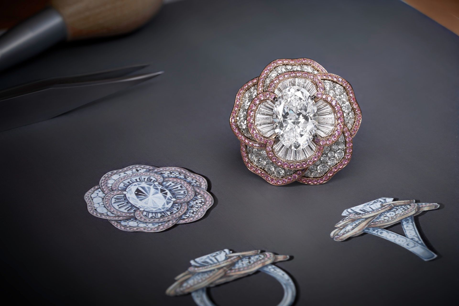 Chanel interprets Gabrielle's own mythology in Signes & Symboles