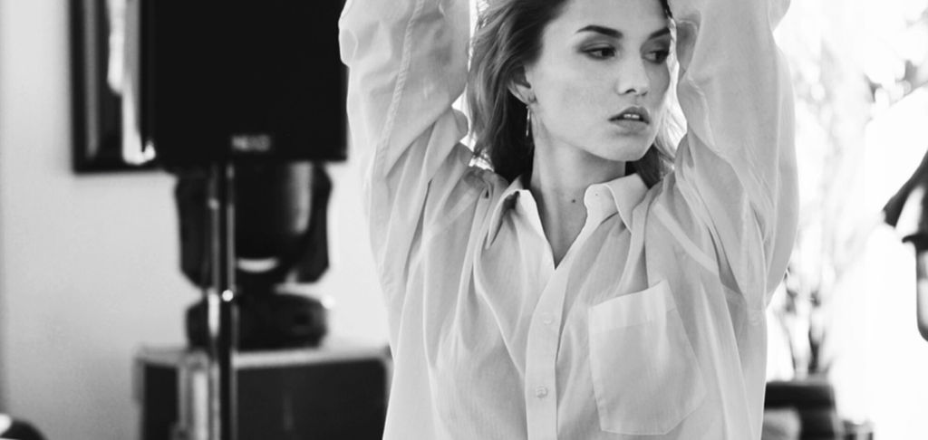8 classic white shirts for your capsule wardrobe