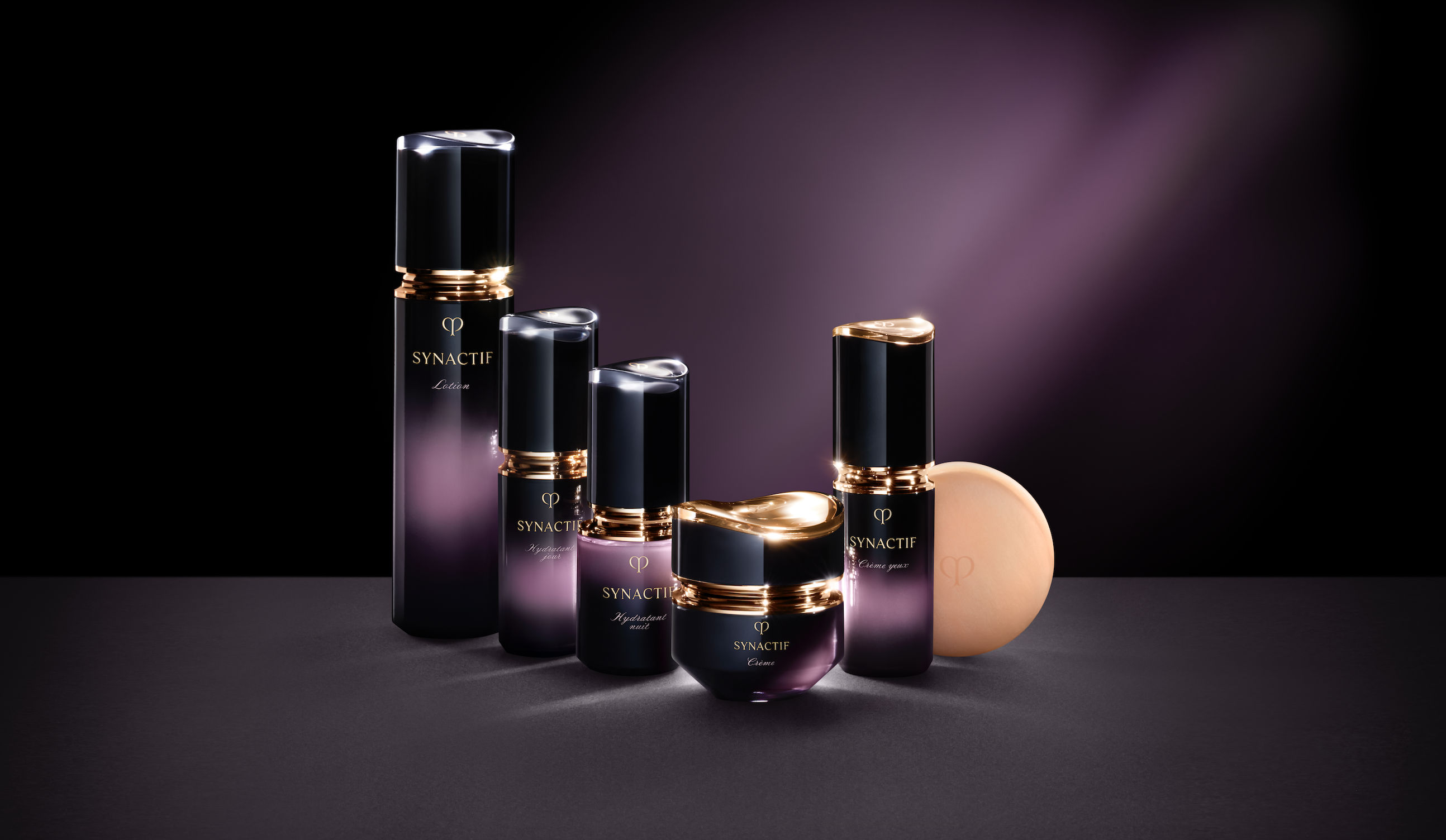 The all-new Synactif improves the skin tone, texture and contours