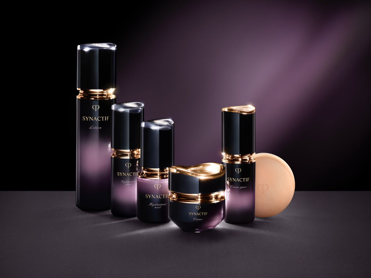 The all-new Synactif improves the skin tone, texture and contours