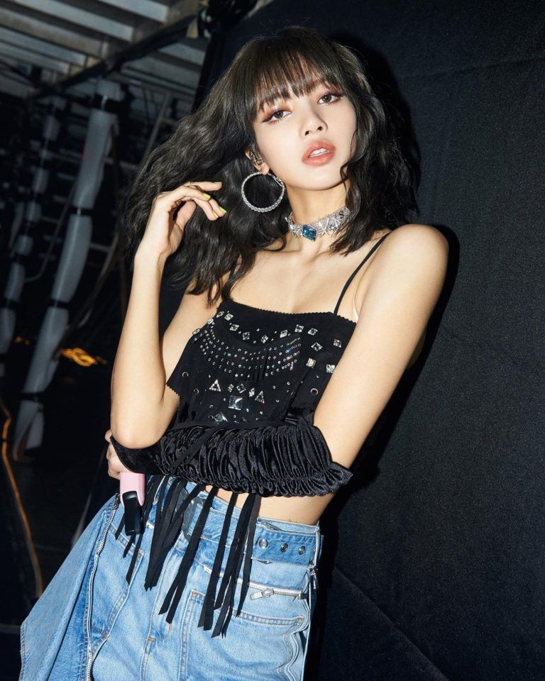 How to dress like Lisa from the Korean girl group Blackpink