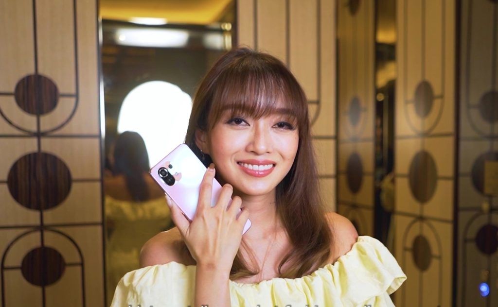 Audrey Ooi on the new Xiaomi 11 Lite 5G NE smartphone