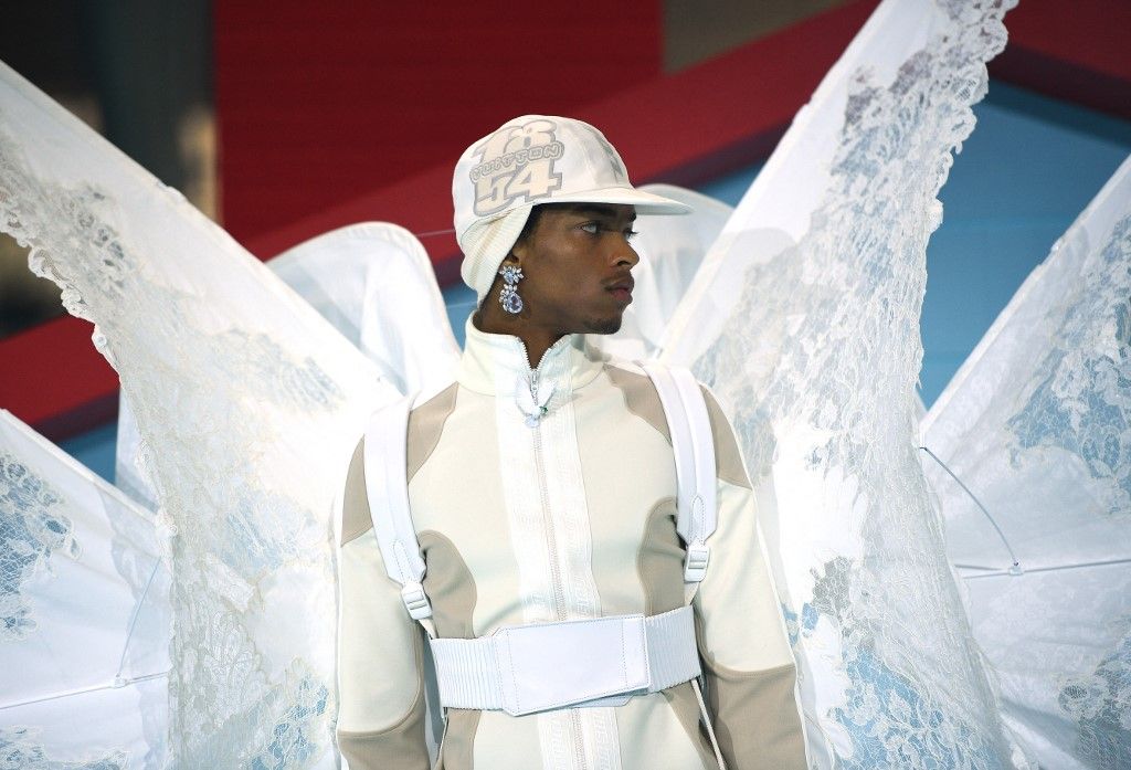 Late designer Virgil Abloh’s ’emotional’ last show hits Paris