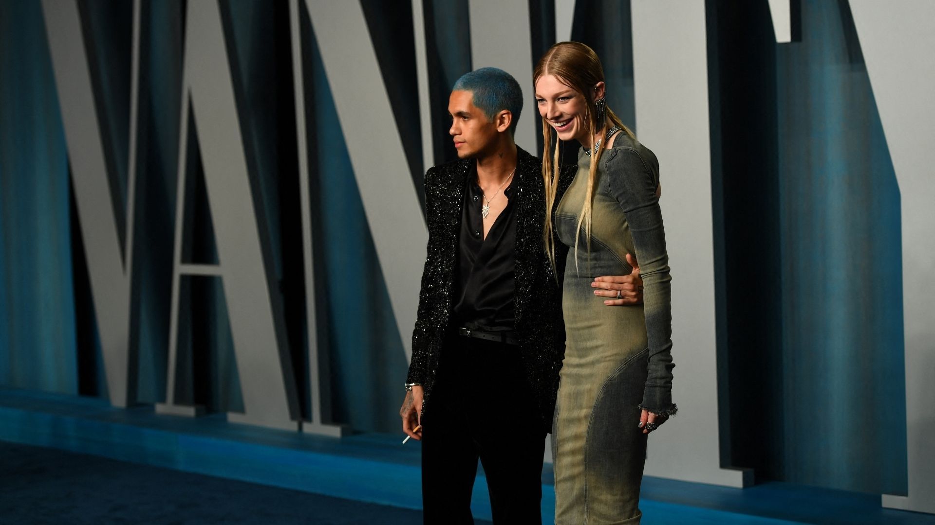 Dominic Fike and Hunter Schafer at the Vanity Fair Oscar 2022 party