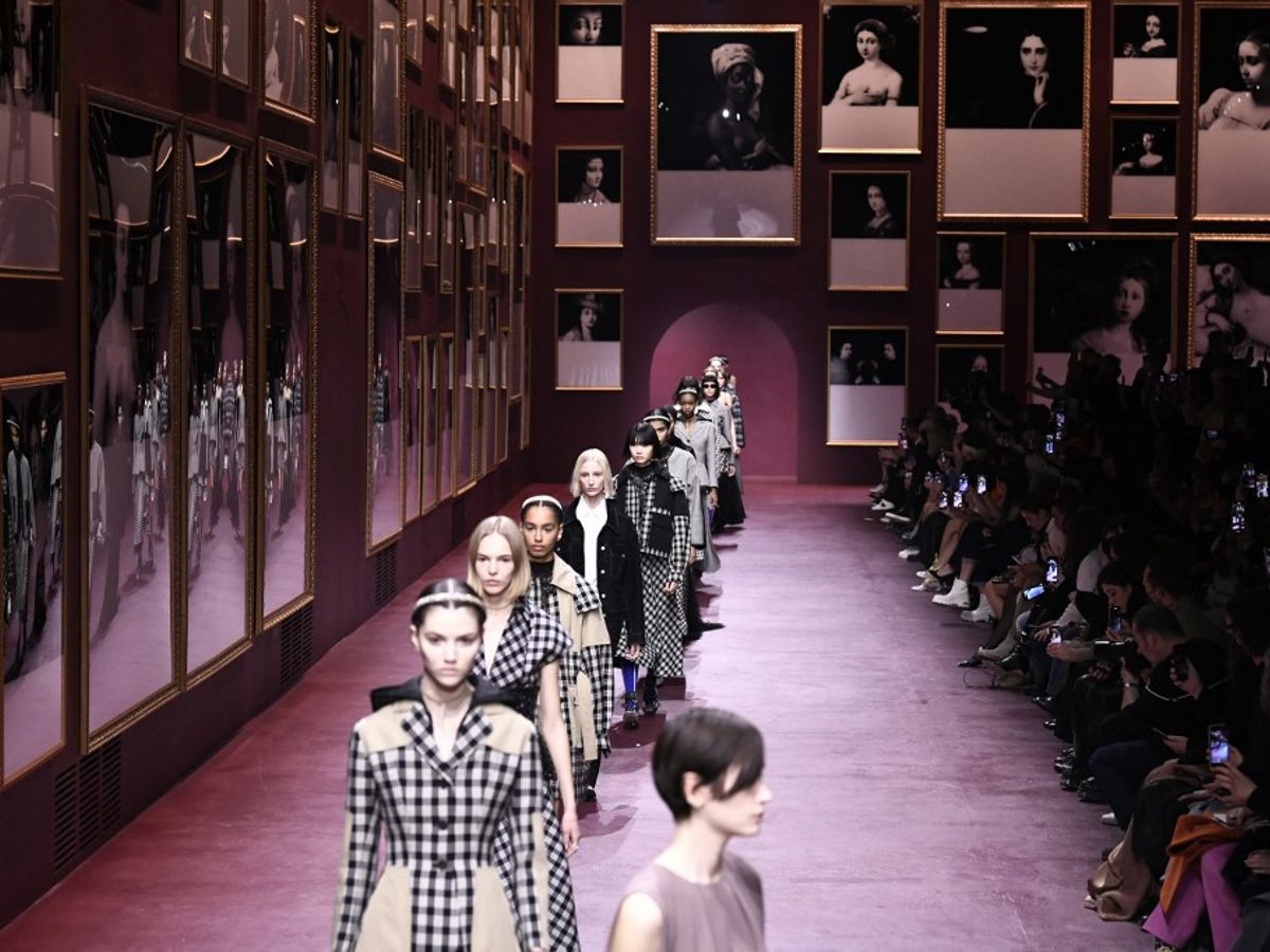 Dior Fall 2022: Runway show hosted in South Korea for the first time