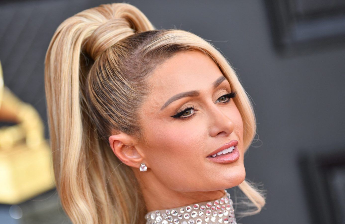 Paris Hilton’s martini glass handbag from the Grammys enters the metaverse