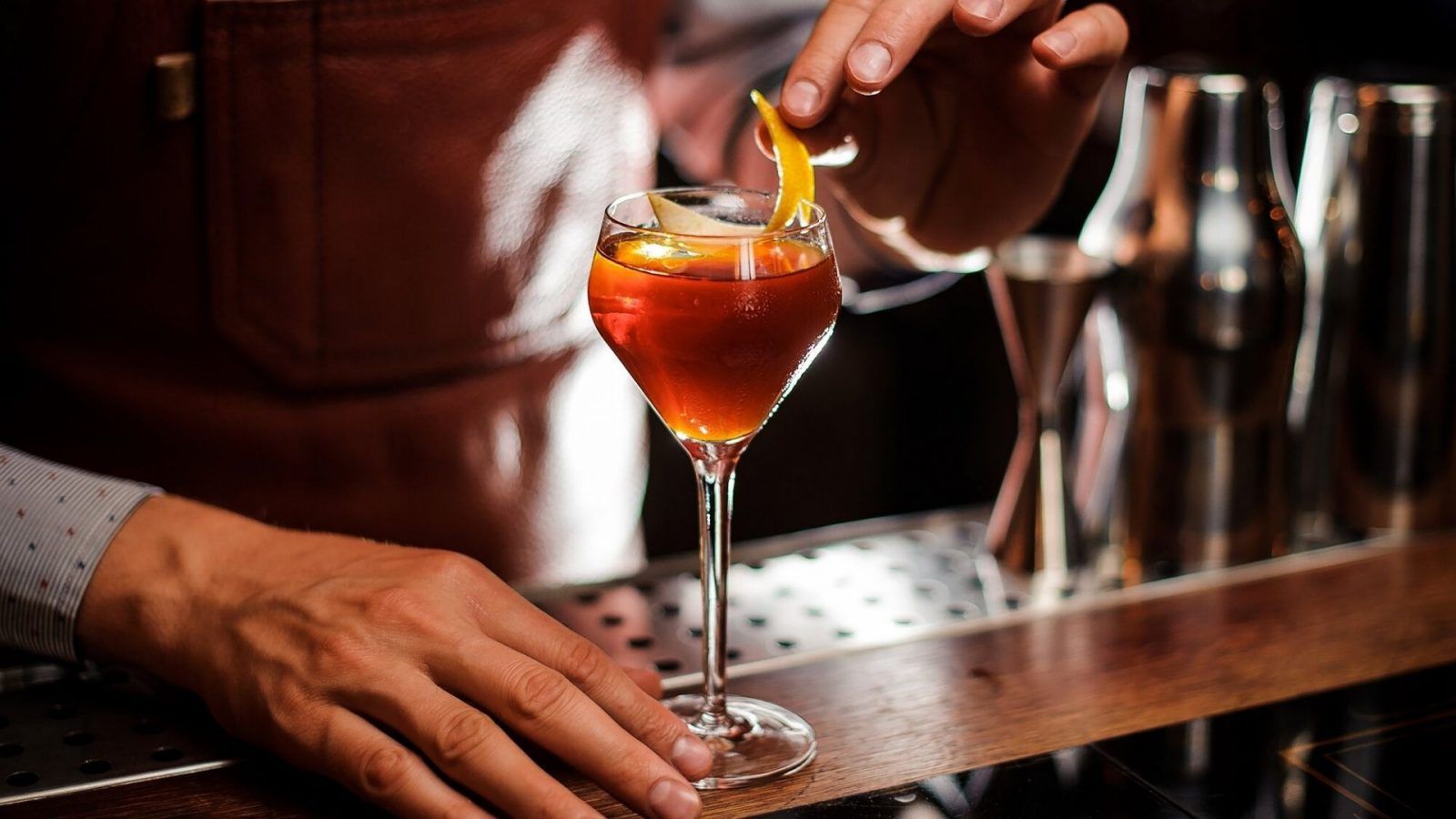 Do you know the difference between a cocktail and a mixed drink? 