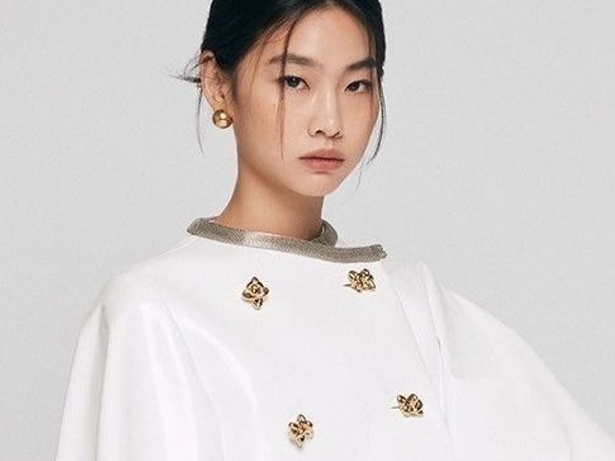 LEE HYEIN flying out for Paris Fashion Week as the Louis Vuitton Brand, Lee Hye In