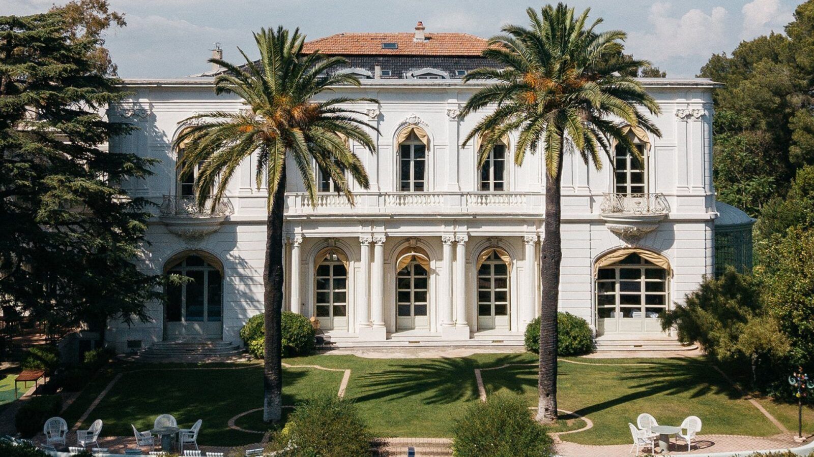 Downton Abbey’s French Riviera mansion is now taking reservations