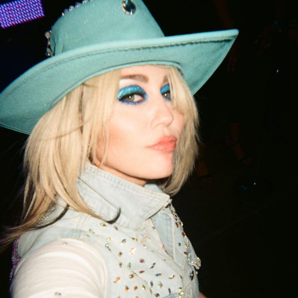 Blue eyeshadow is back, and here are ways to rock this cool hue