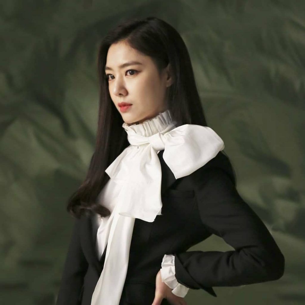 Take cue from these Korean stars and give your formal outfits a K-drama spin