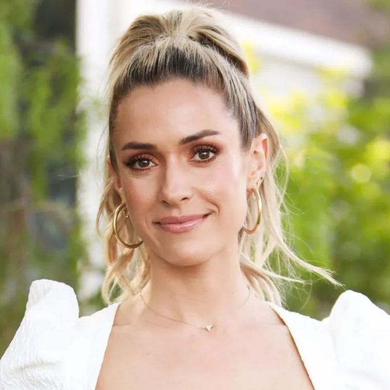 Watch Kristin Cavallari crush her deadlift PR with this 185-pound lift