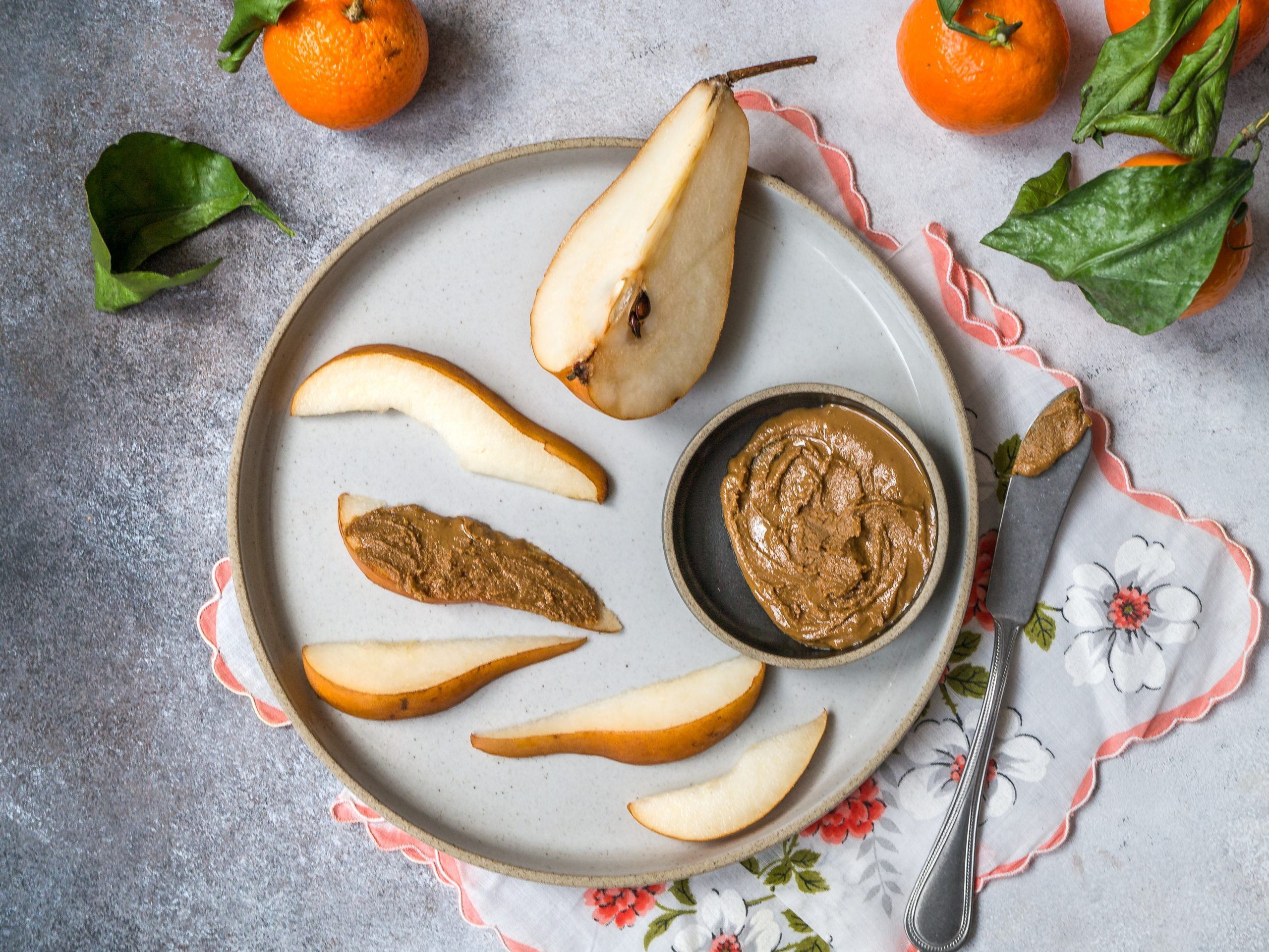 apples with peanut butter