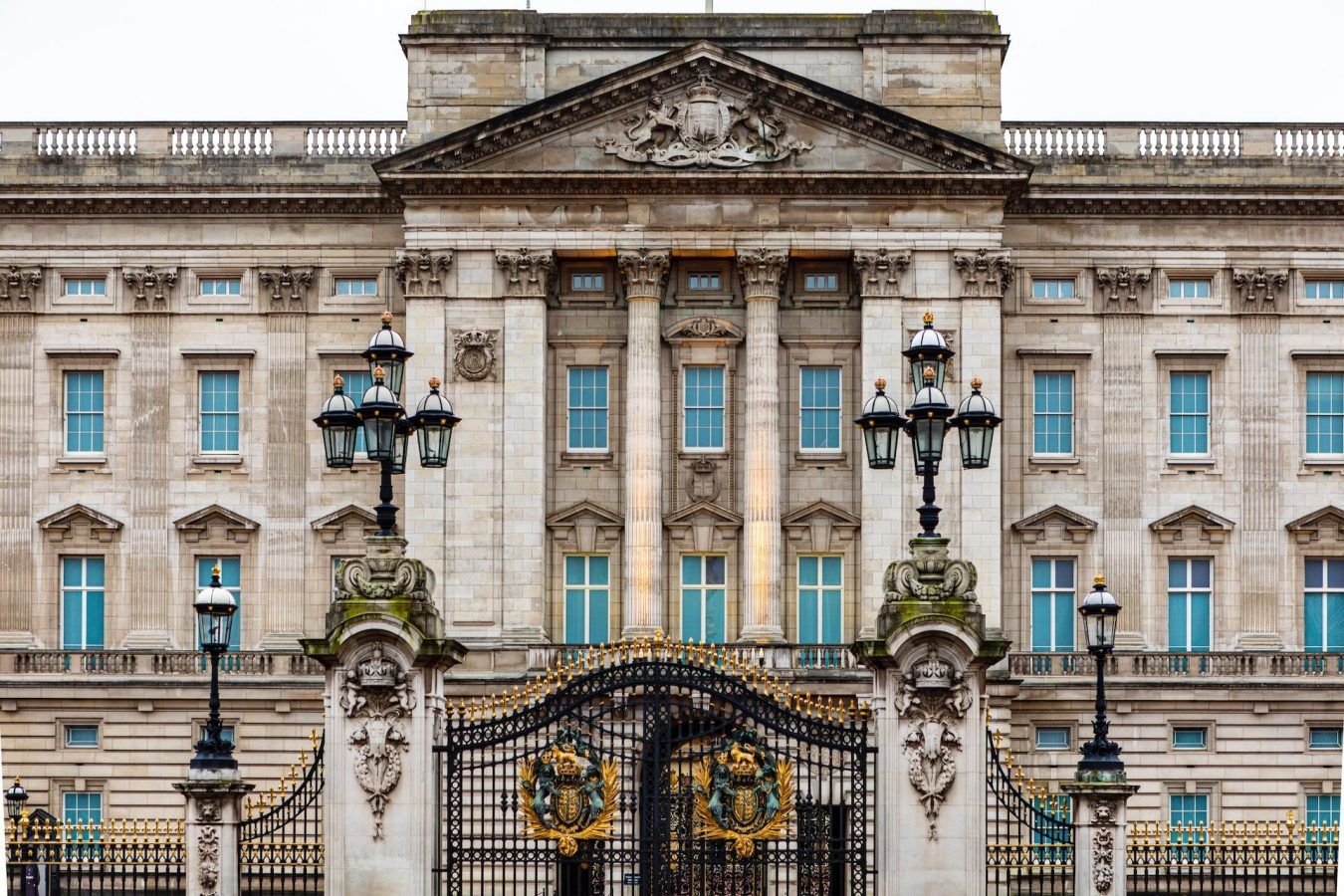 Buckingham Palace and other stunning royal residences from around the world