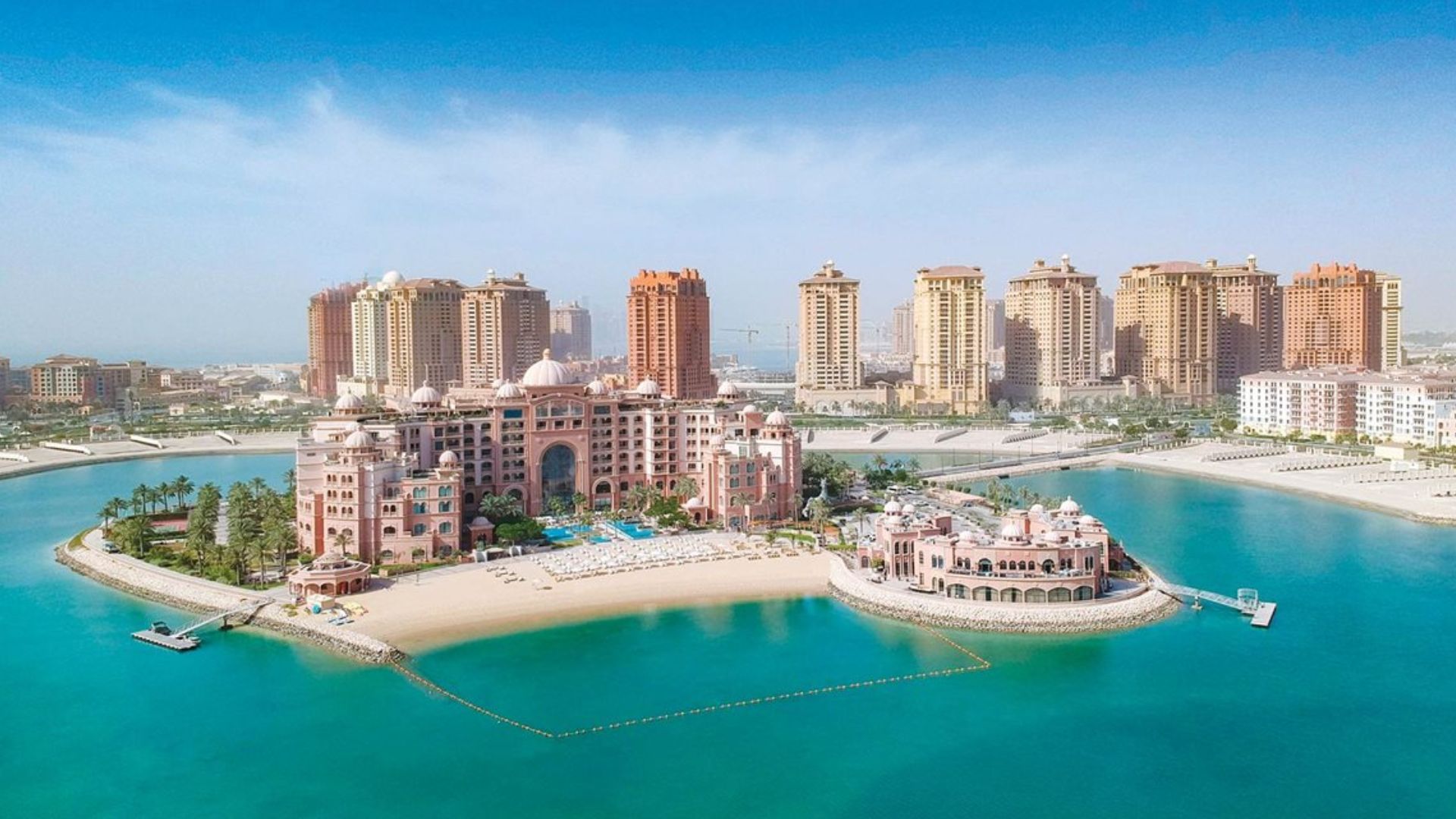 Luxury hotels in Doha: Marsa Malaz. Kempinski, The Pearl