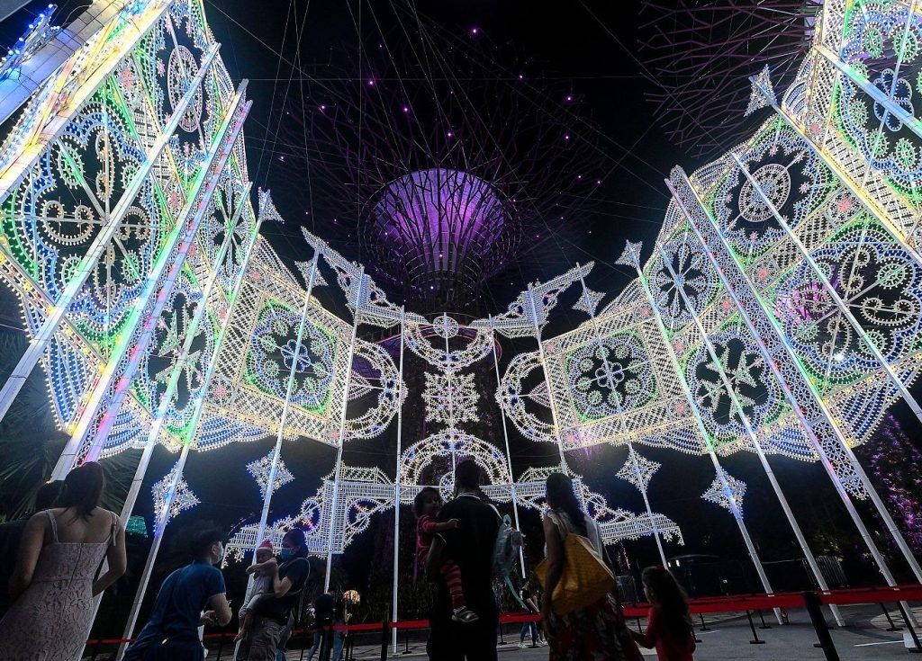 Tanglewood Lights The Secret To A Stunning Holiday Display - c4ii00o
