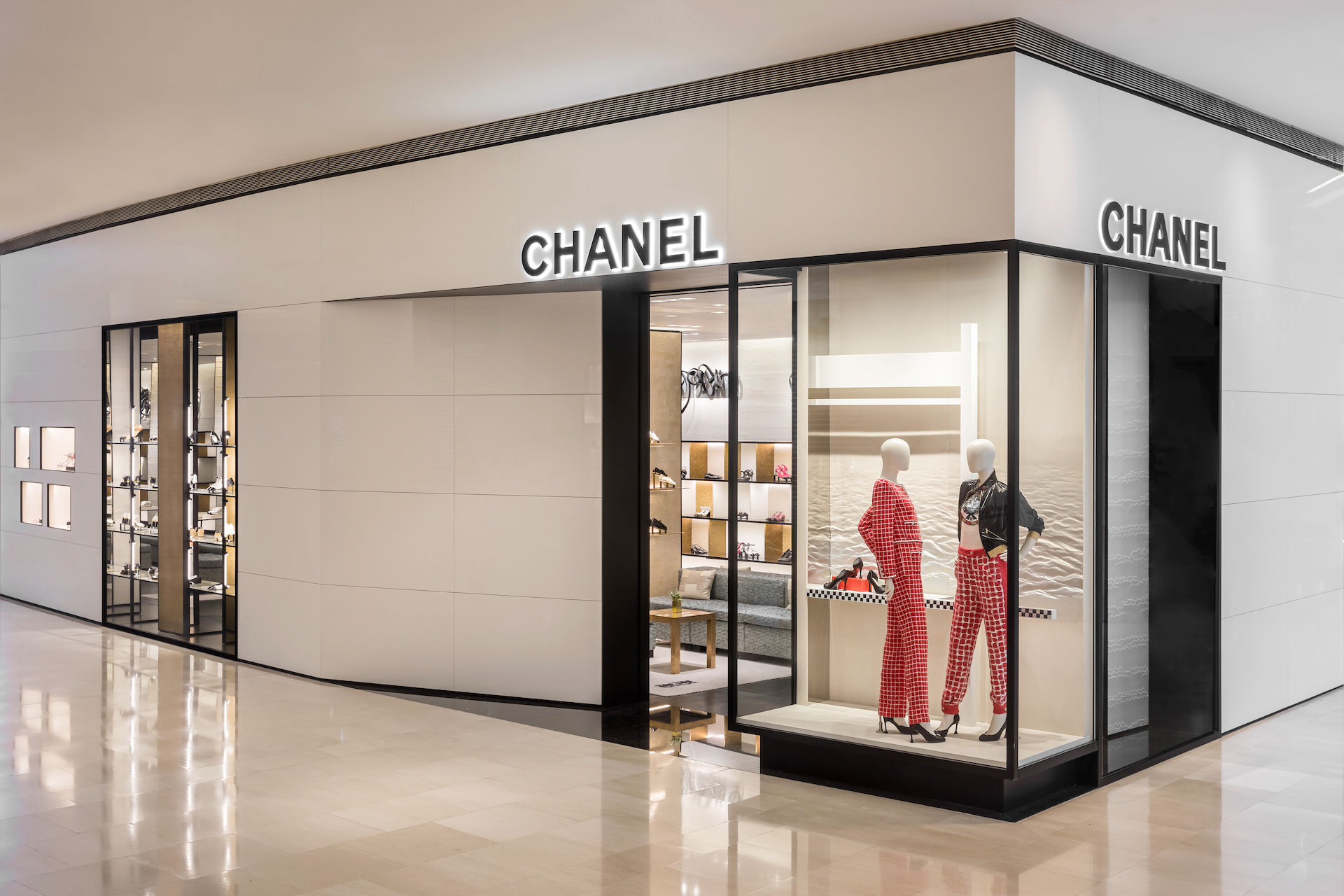 fyrværkeri dinosaurus Motherland Store Explore: Chanel welcomes you to new shoe store in Pavilion KL