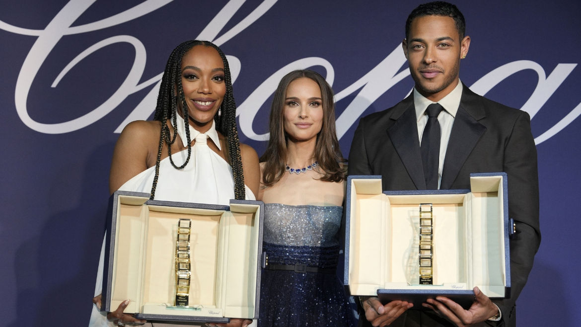 Natalie Portman presents the 2023 Troph e Chopard to Naomi Ackie