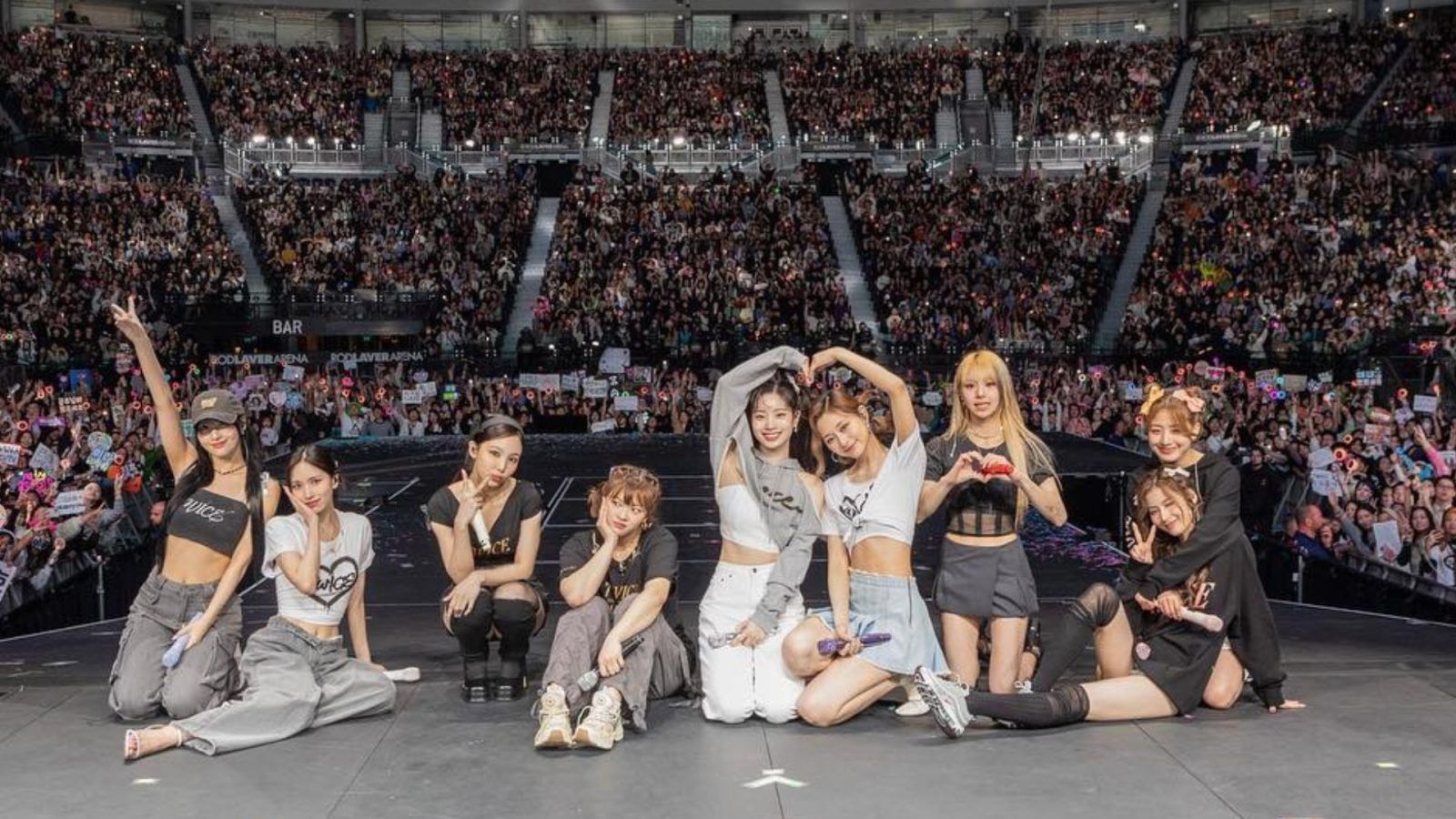 10 Things We Love About TWICE's Ready To Be concert