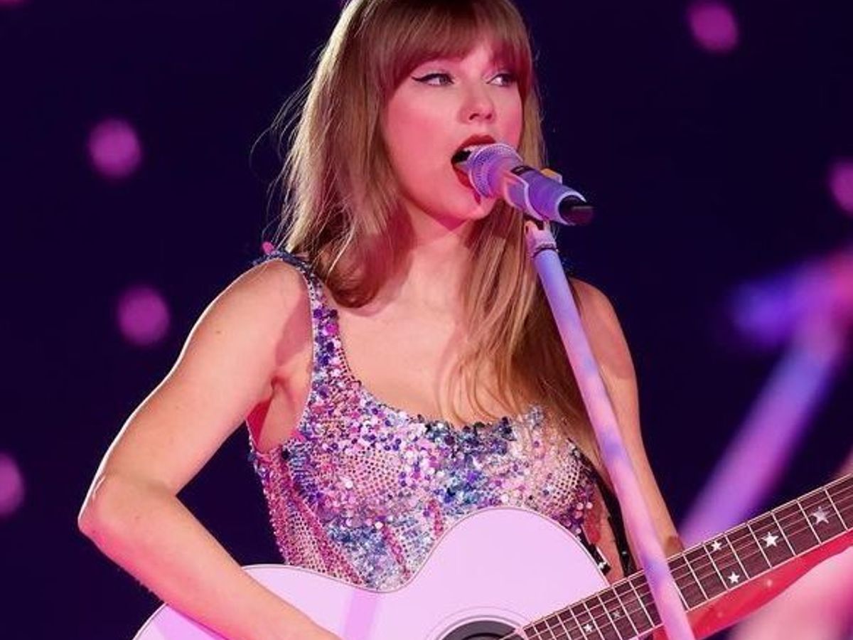 Taylor Swift Merch - Best Price in Singapore - Jan 2024